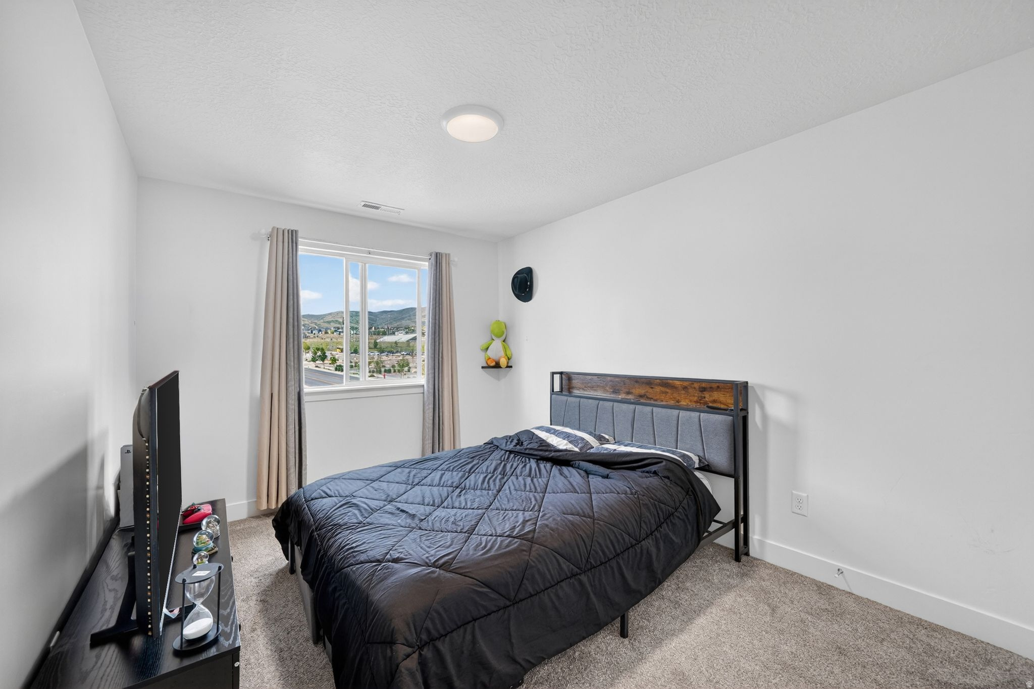 MOUNTAIN RIDGE - Residential