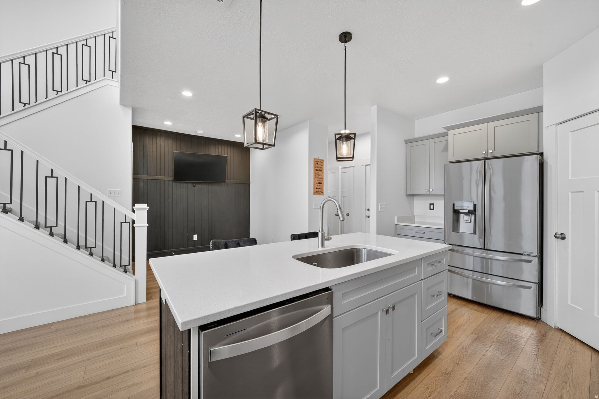 MOUNTAIN RIDGE - Residential