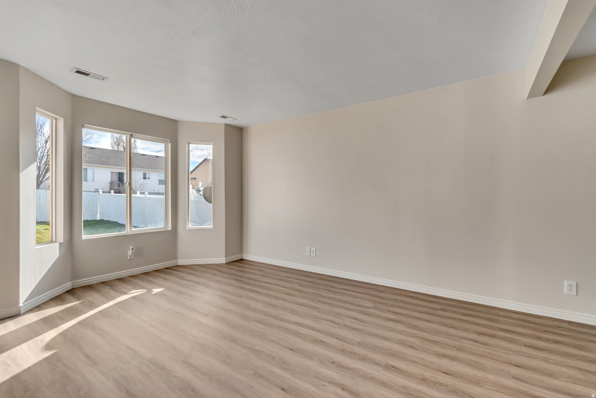 GLEN EAGLES - Residential