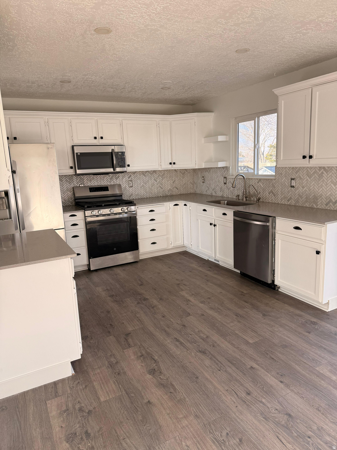 CANYON WEST - Residential