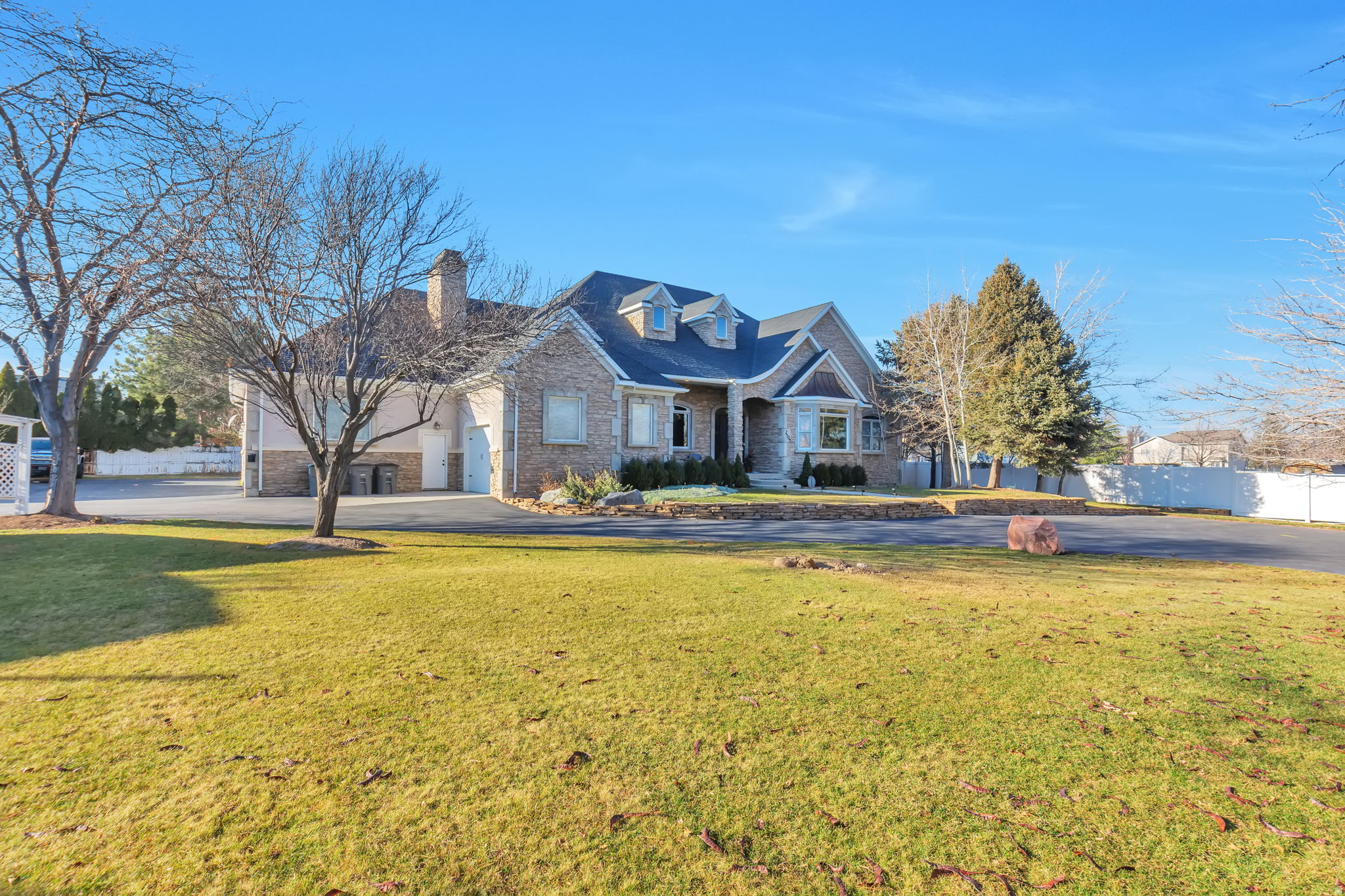 SNOW ESTATES - Residential