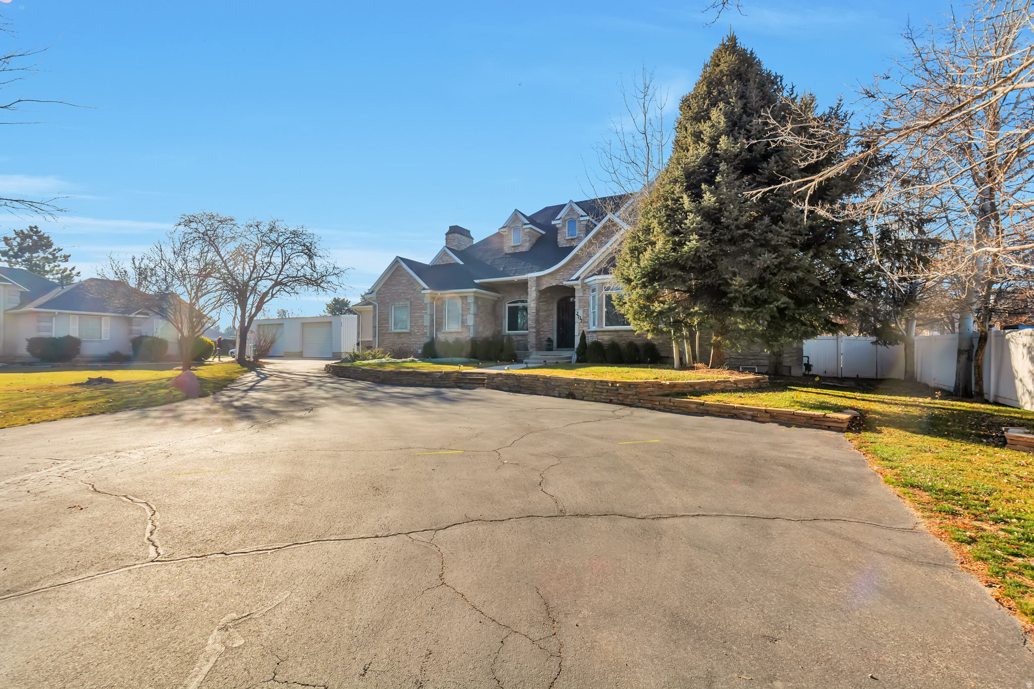 SNOW ESTATES - Residential