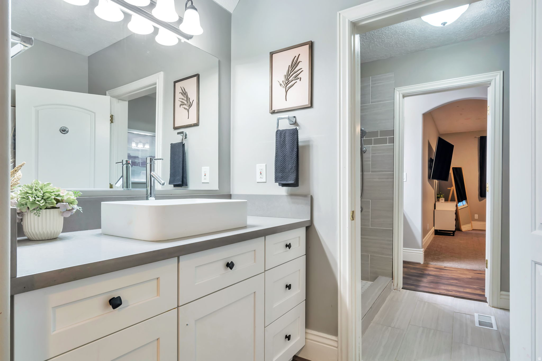 SNOW ESTATES - Residential