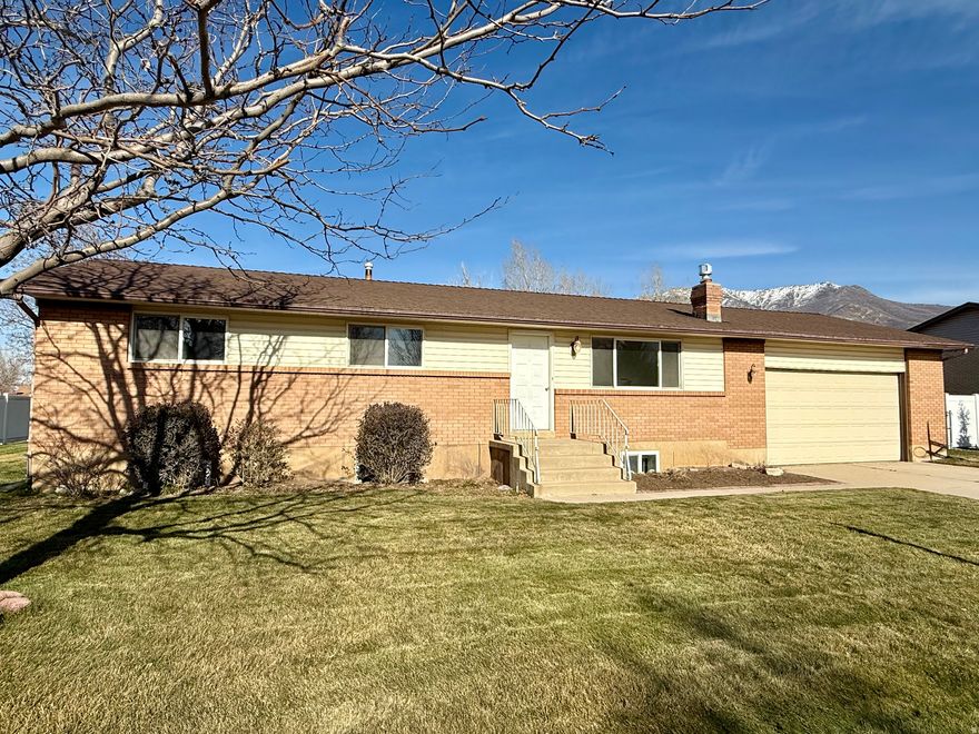 Beautifully remodeled 5-bedroom, 1-bath home featuring stainless-steel appliances and fresh interior updates throughout. Recent improvements include new paint, carpet, luxury vinyl plank flooring, and updated base and casing trim. The functional floor plan offers comfortable living spaces and generous bedrooms. Enjoy a spacious yard with room for outdoor activities, gardening, or entertaining. An oversized garage provides ample space for parking, storage, or a workshop. Move-in ready with modern finishes-this home is a must-see.