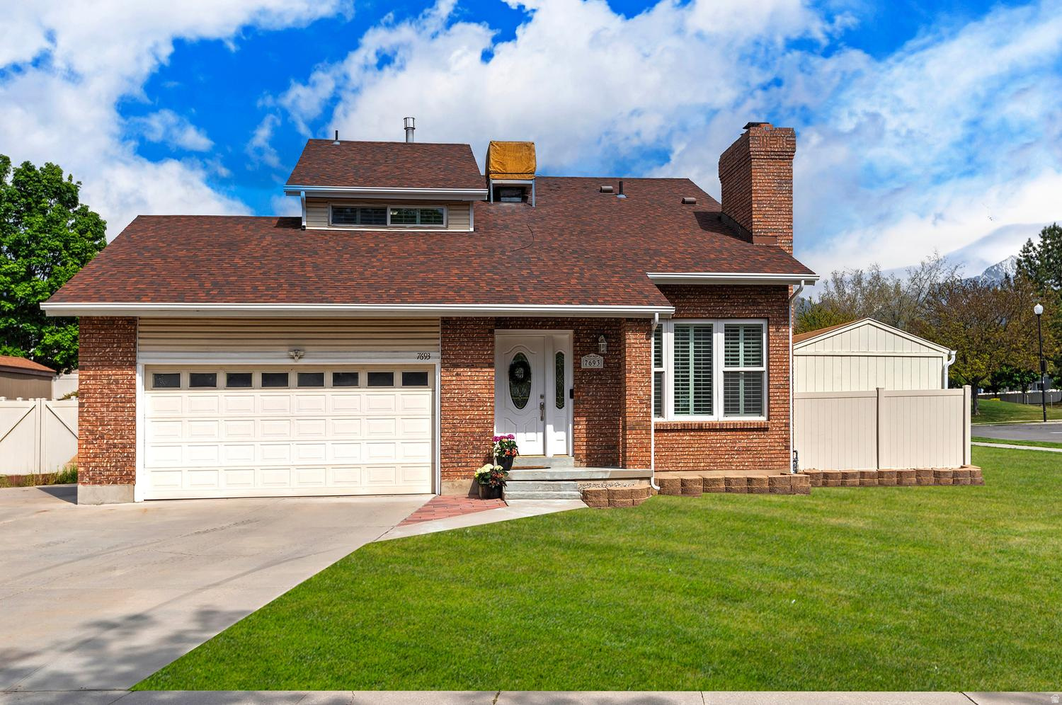 LANDON VILLAGE - Residential