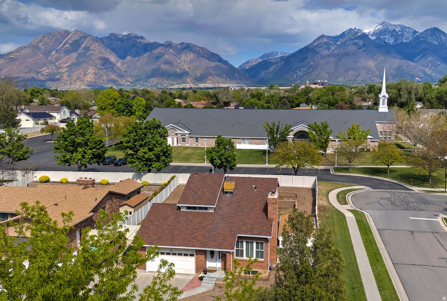LANDON VILLAGE - Residential