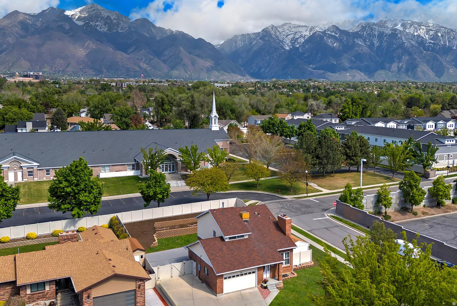 LANDON VILLAGE - Residential
