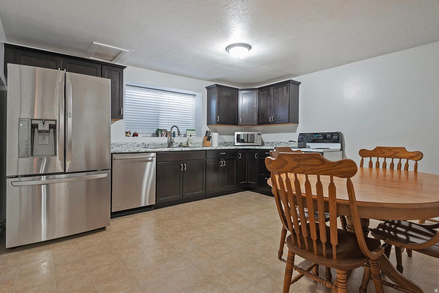 LANDON VILLAGE - Residential