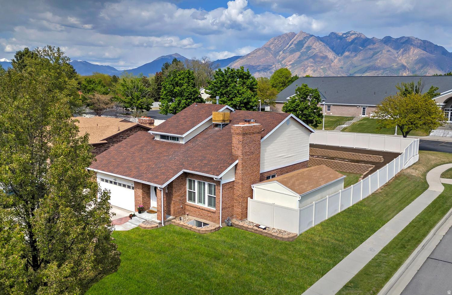 LANDON VILLAGE - Residential