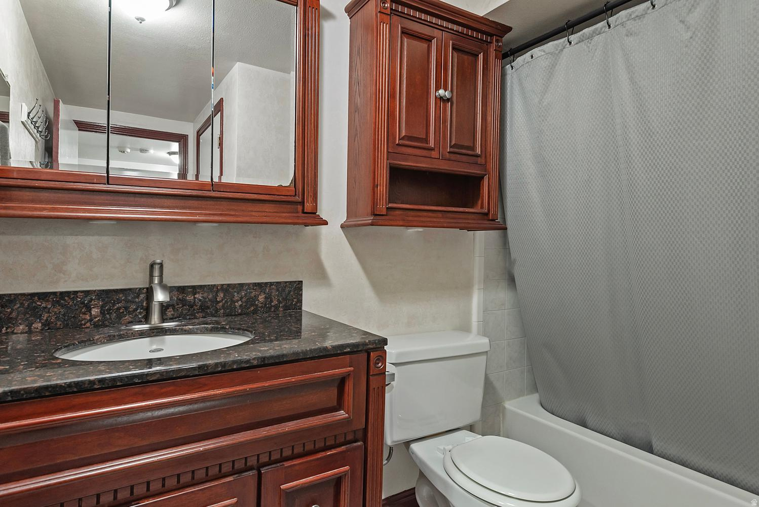 LANDON VILLAGE - Residential