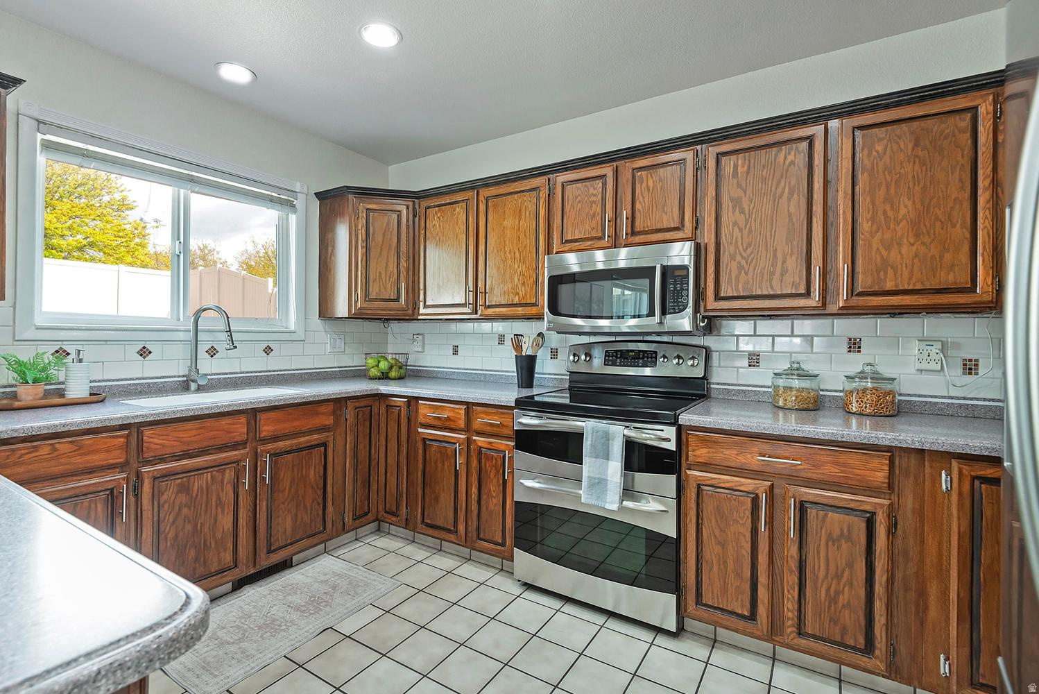 LANDON VILLAGE - Residential