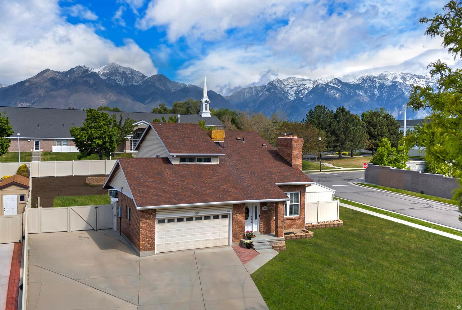 LANDON VILLAGE - Residential