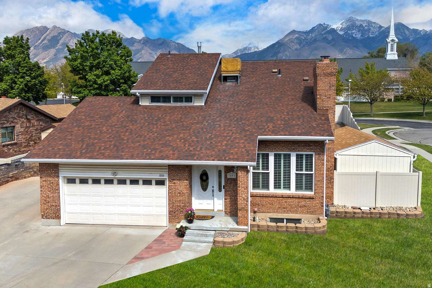 LANDON VILLAGE - Residential