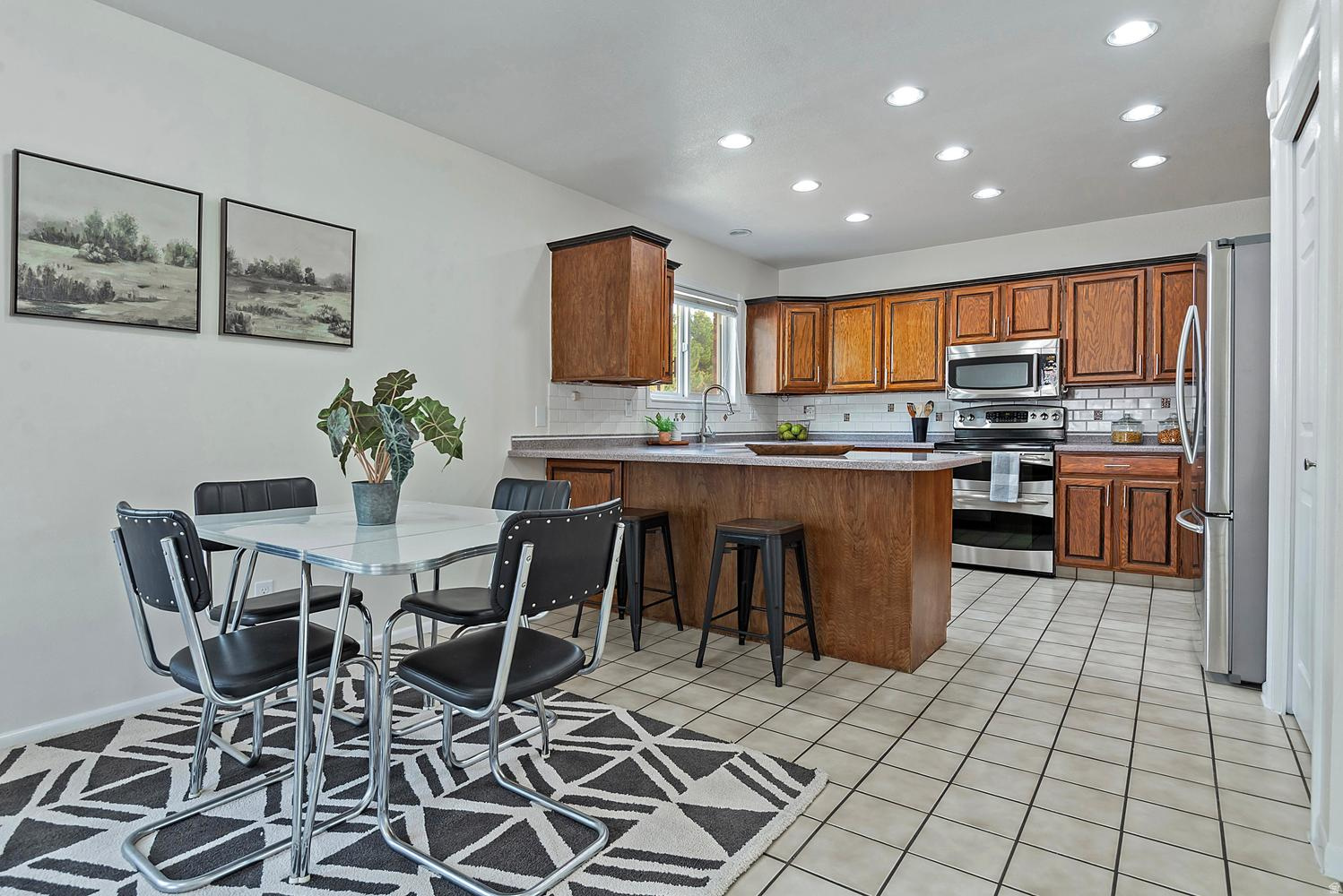 LANDON VILLAGE - Residential