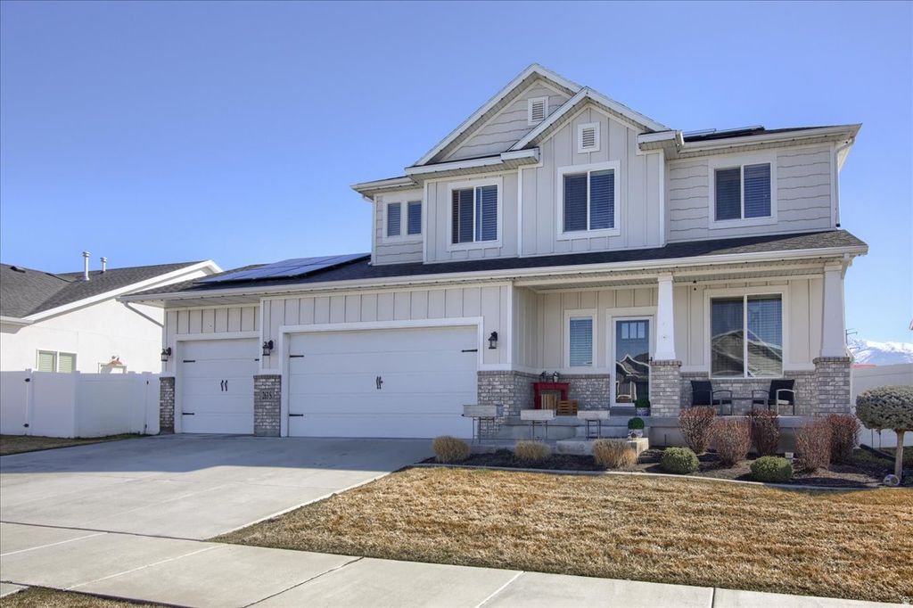 Photo of 263 S SUNBURST DR W, Layton, UT 84041 (MLS # 2142629)