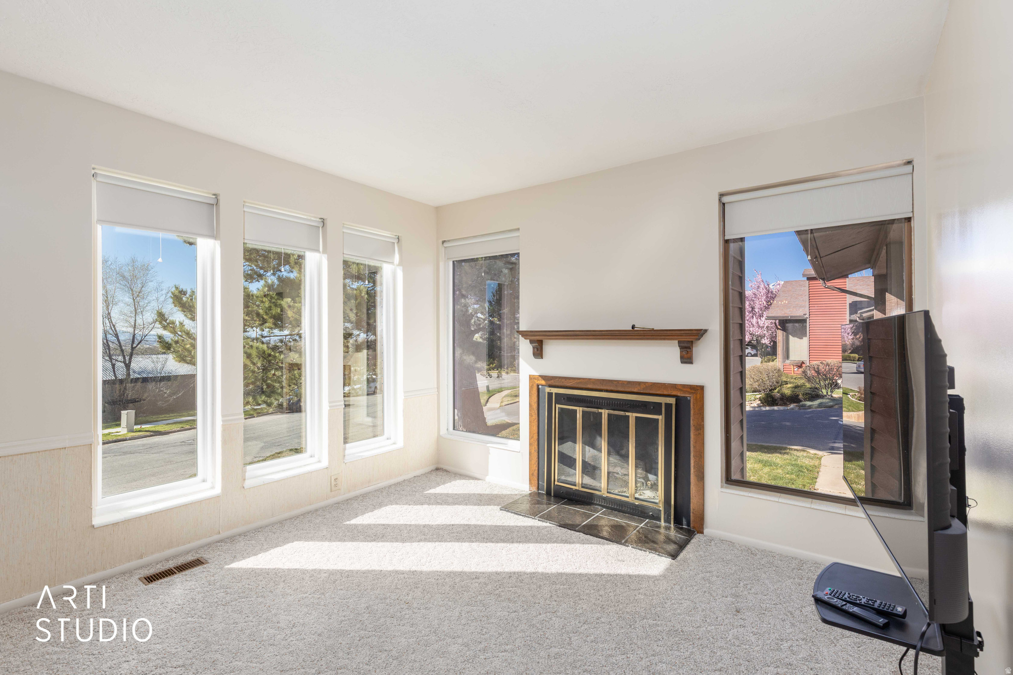 EASTGROVE CONDOMINIUM - Residential