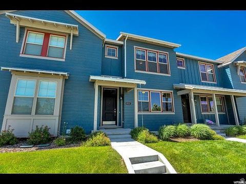 Townhouse For Sale - 10522 S Topview Rd<br/> South Jordan, UT 84009