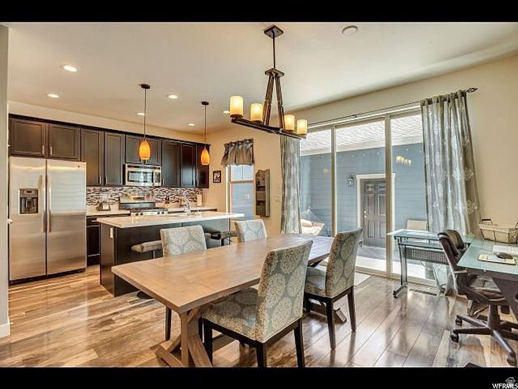 Photo of 10522 S TOPVIEW RD W, South Jordan, UT 84009 (MLS # 2172397)