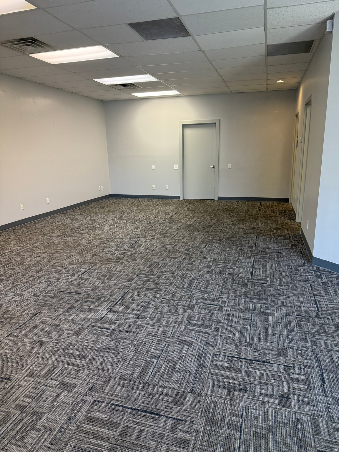 BUSINESS VILLAGE WEST CONDOMINIUM - Commercial Lease