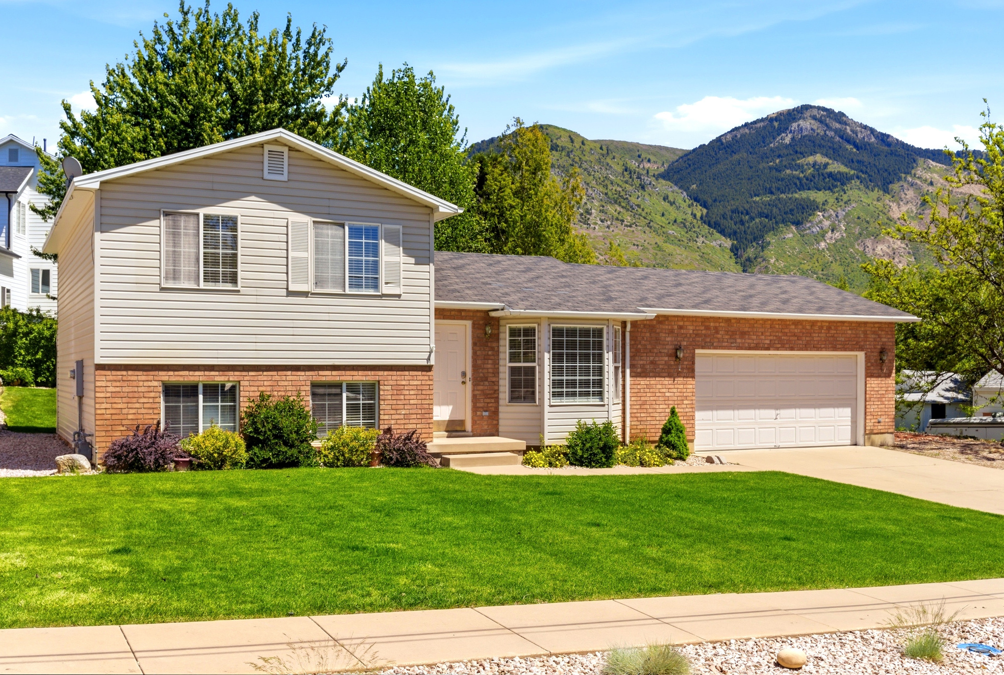 WARREN ACRES - Residential