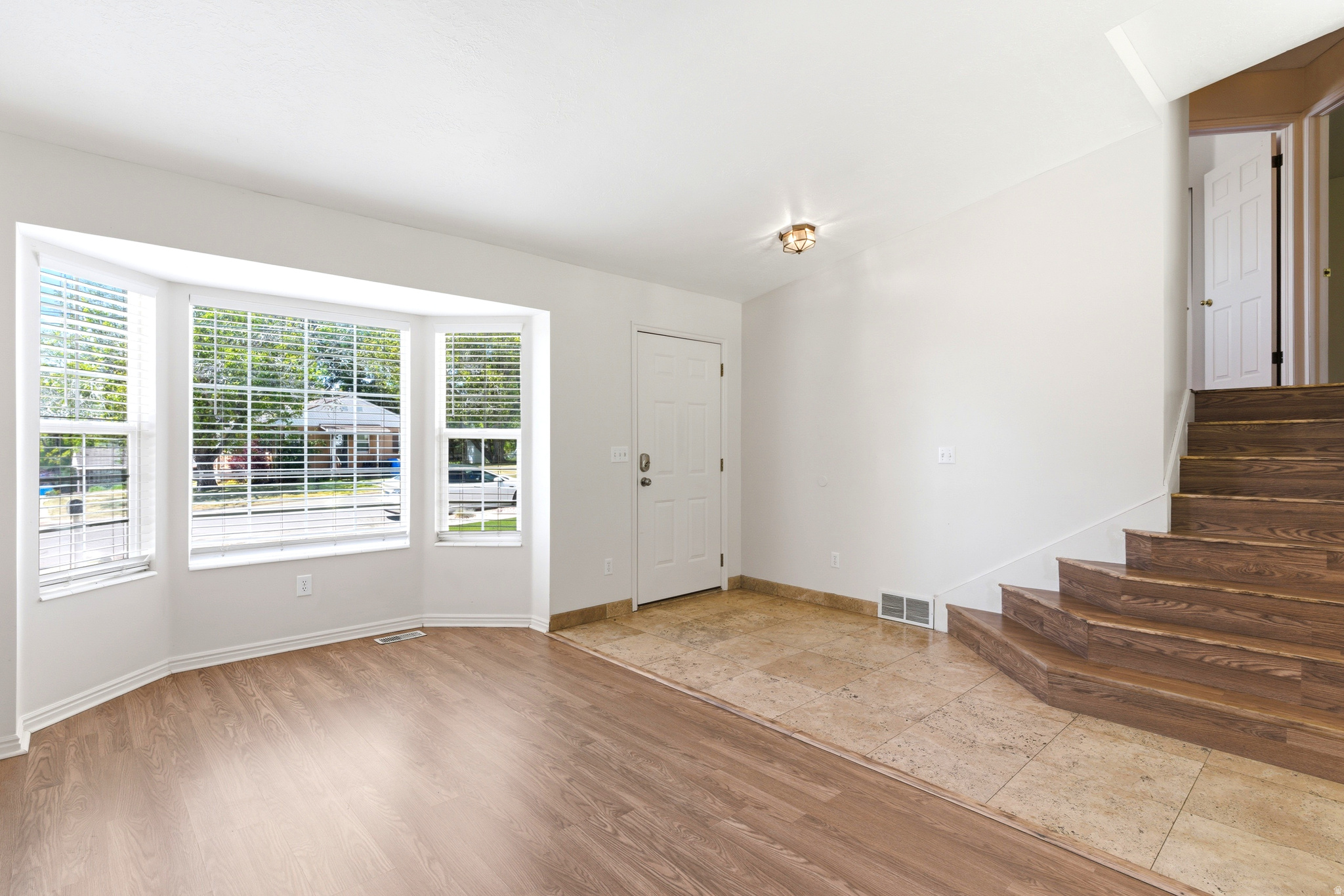 WARREN ACRES - Residential
