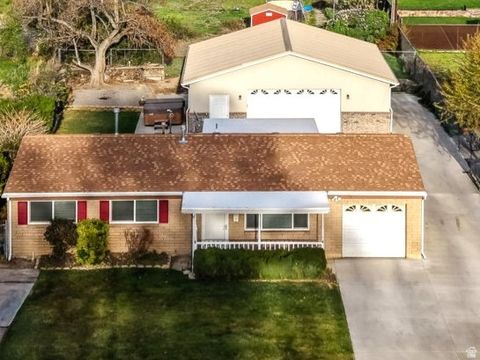 Photo of 535 S 300 E, Pleasant Grove, UT 84062 (MLS # 2148914)