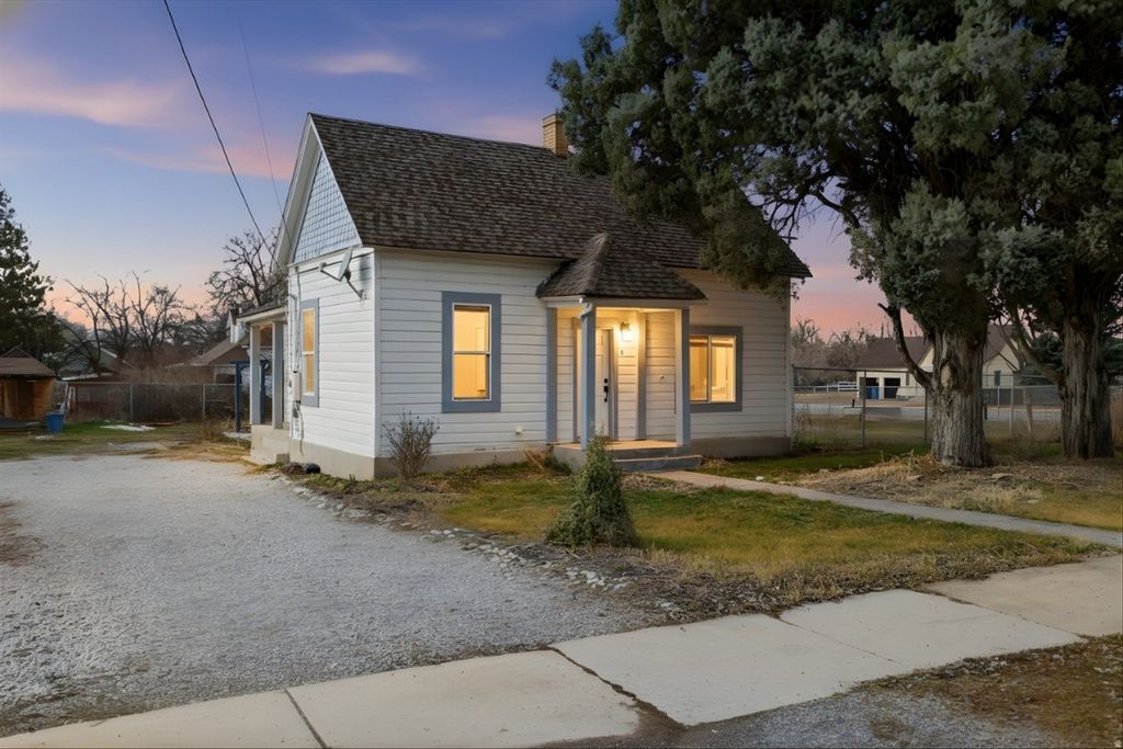 Photo of 9 S 200 W, Smithfield, UT 84335 (MLS # 2136272)