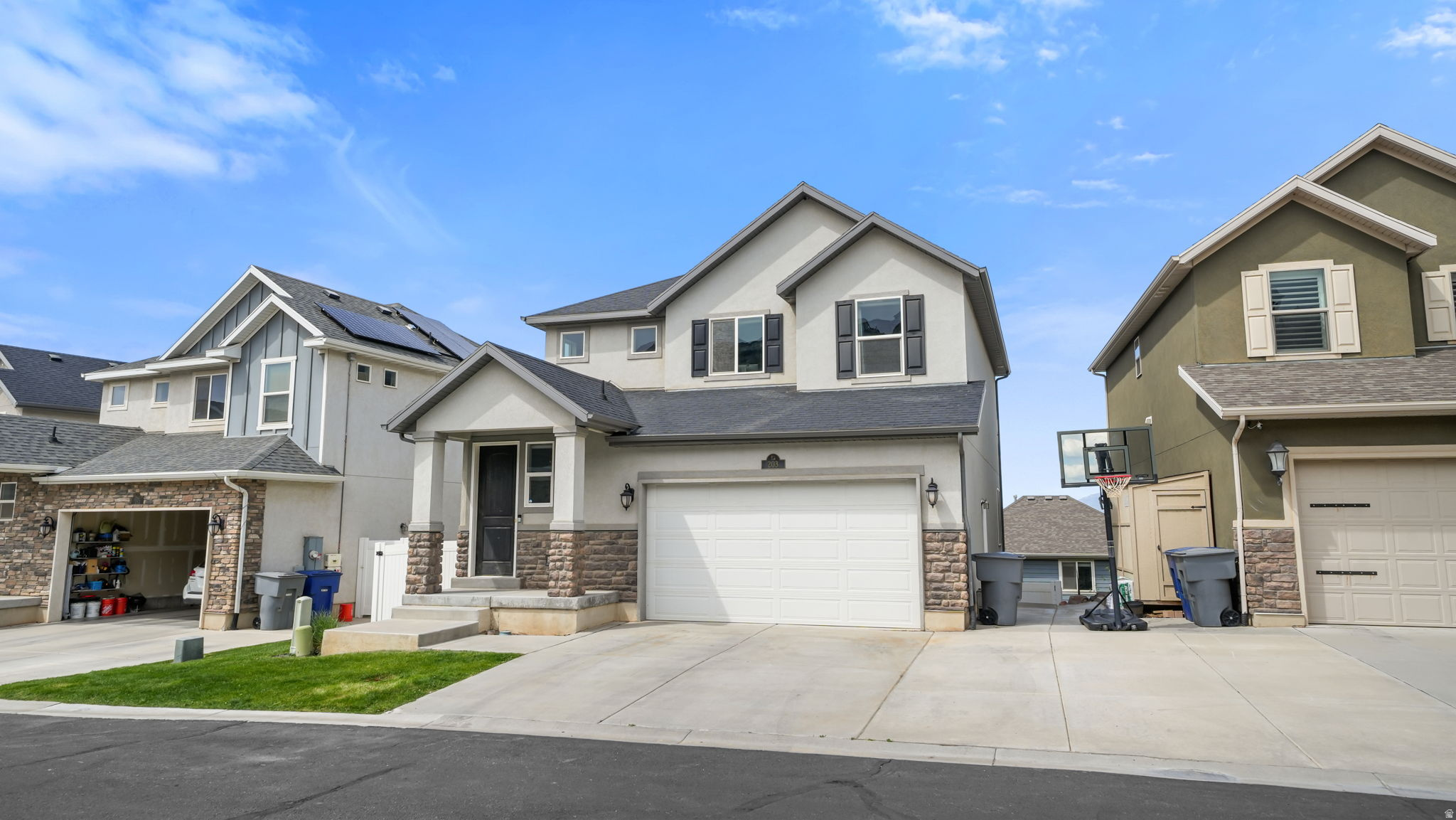 THE VIEWS AT EAGLEWOOD - Residential