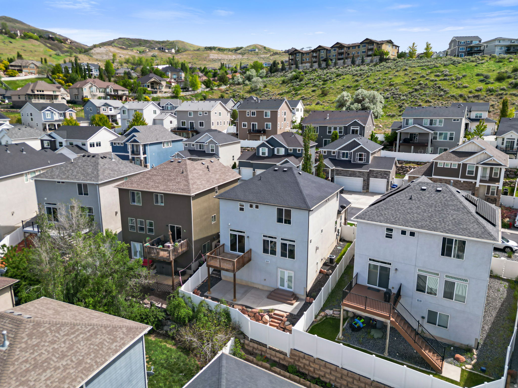 THE VIEWS AT EAGLEWOOD - Residential