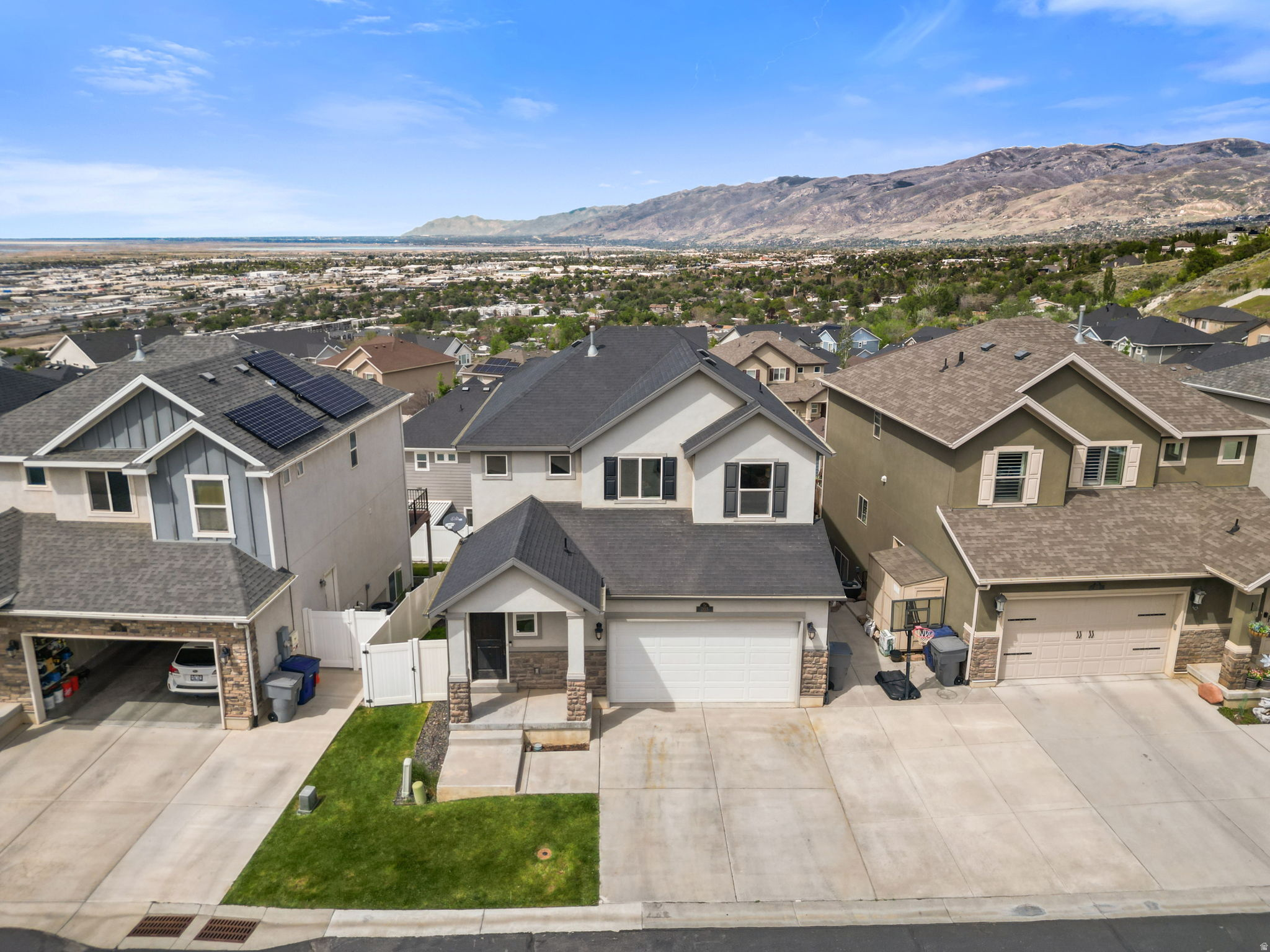 THE VIEWS AT EAGLEWOOD - Residential