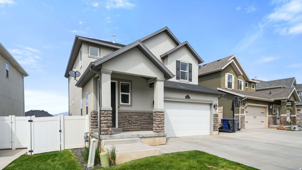 Photo of 203 E RIDGELINE WAY, North Salt Lake, UT 84054 (MLS # 2155958)