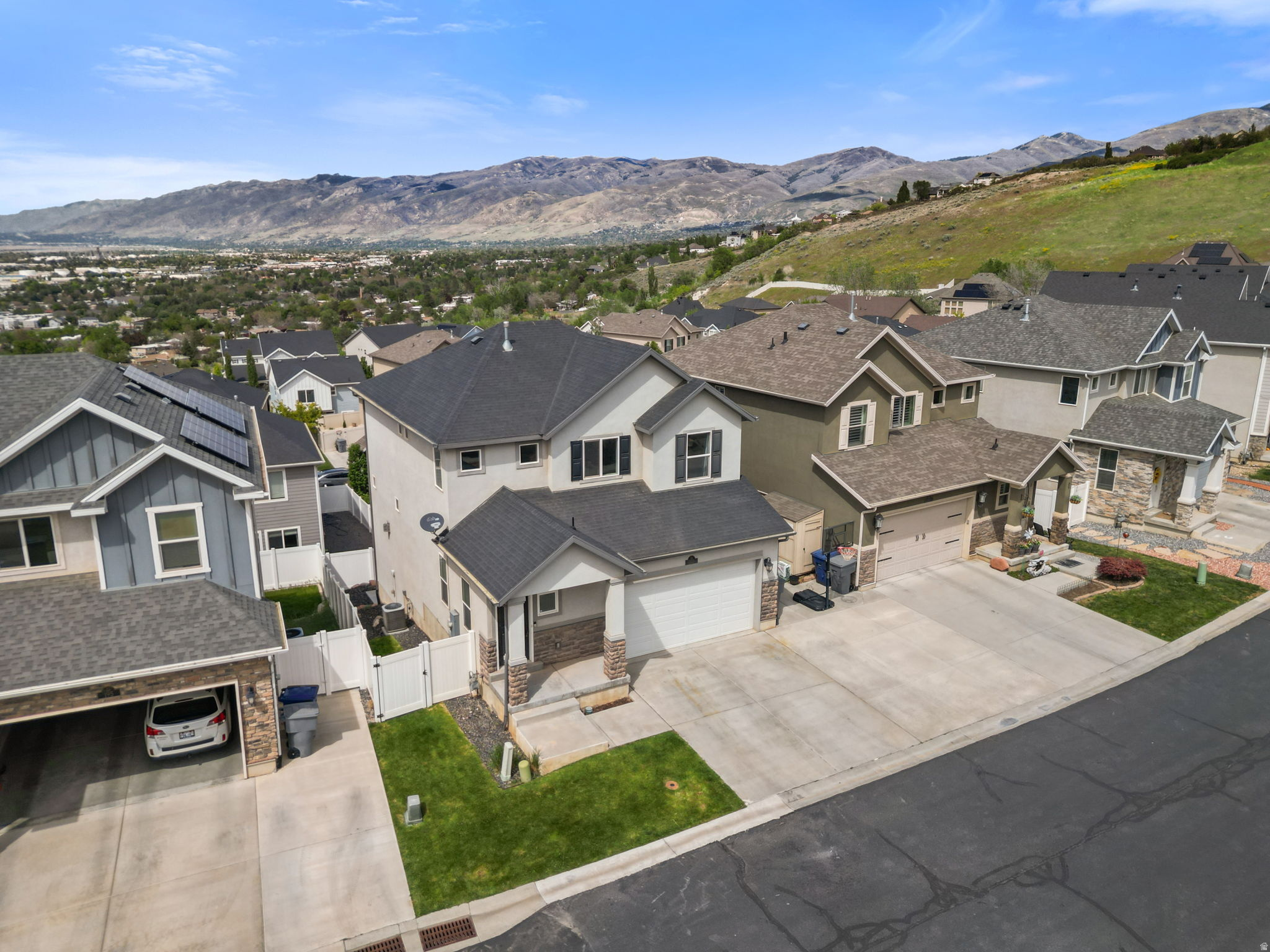 THE VIEWS AT EAGLEWOOD - Residential