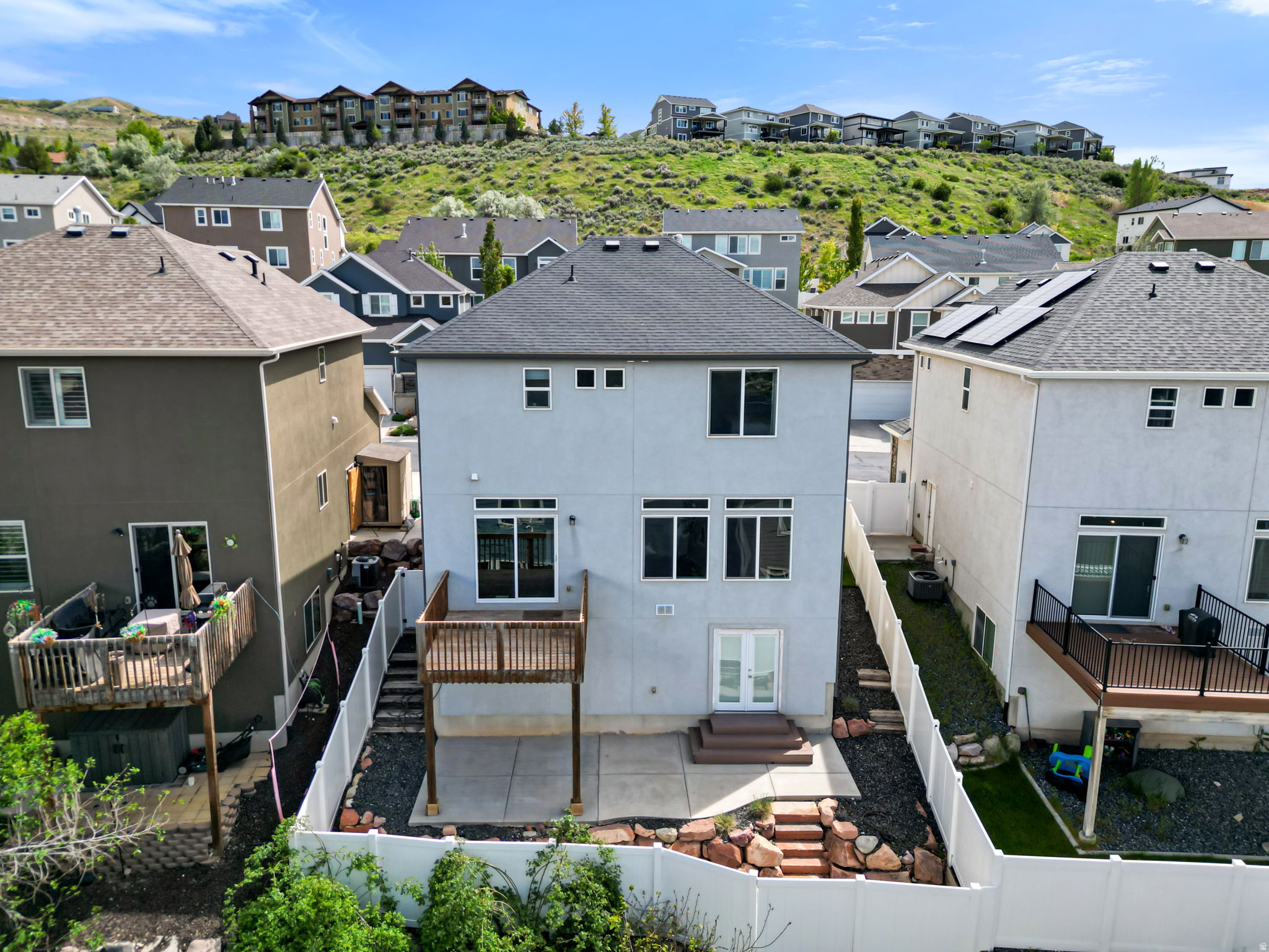 THE VIEWS AT EAGLEWOOD - Residential