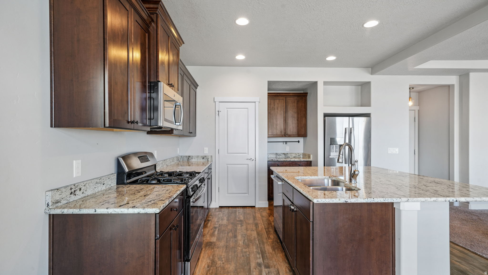 THE VIEWS AT EAGLEWOOD - Residential