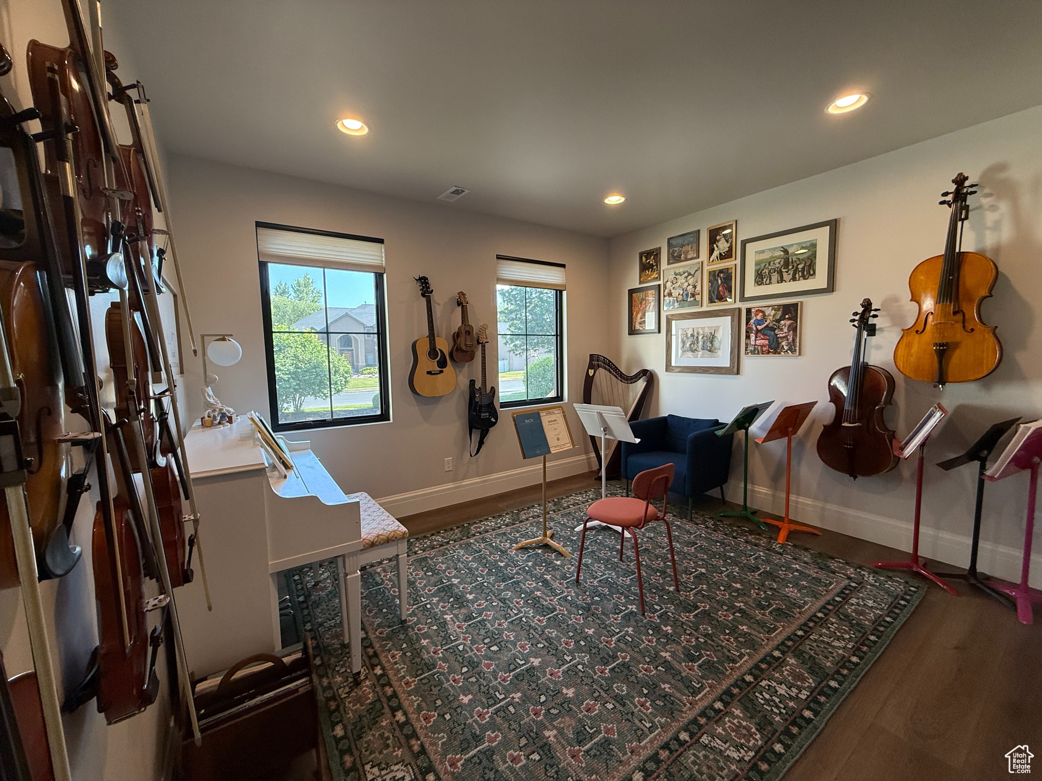 TEMPLE SPRINGS - Residential