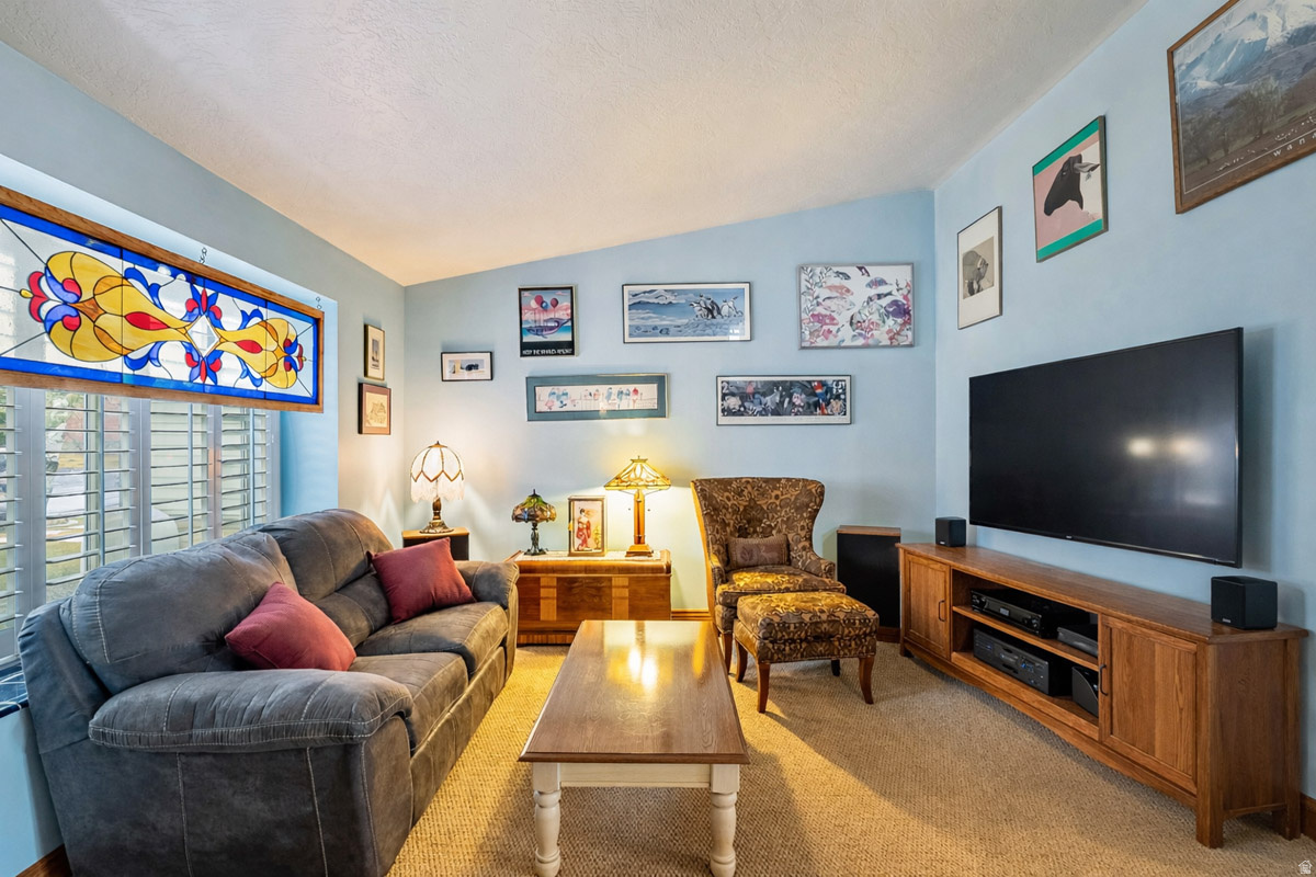 PROSPECTOR VILLAGE - Residential