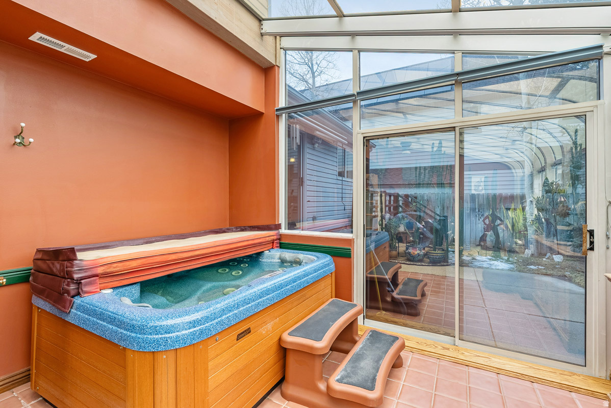 PROSPECTOR VILLAGE - Residential