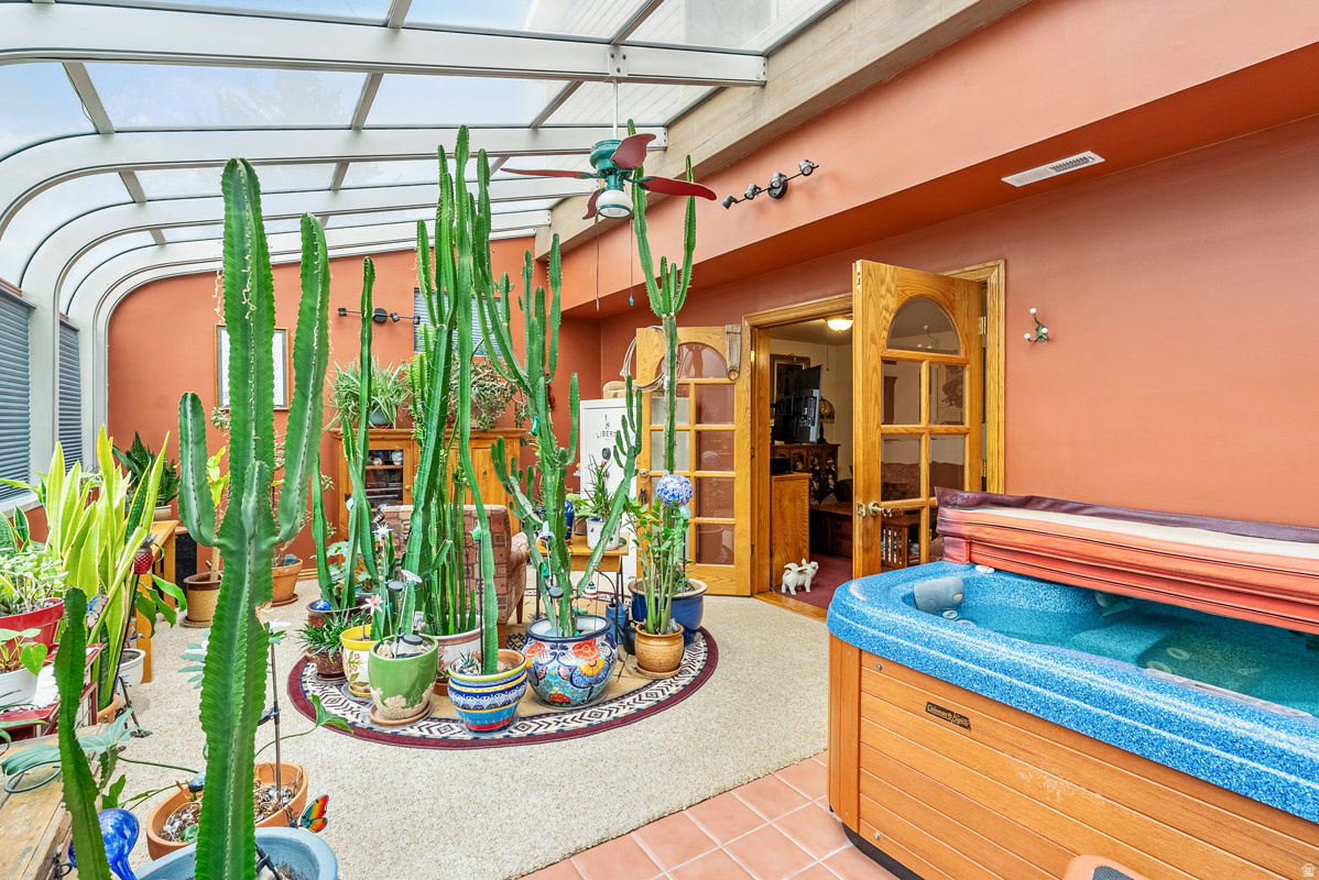 PROSPECTOR VILLAGE - Residential