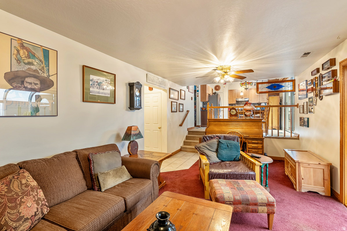 PROSPECTOR VILLAGE - Residential