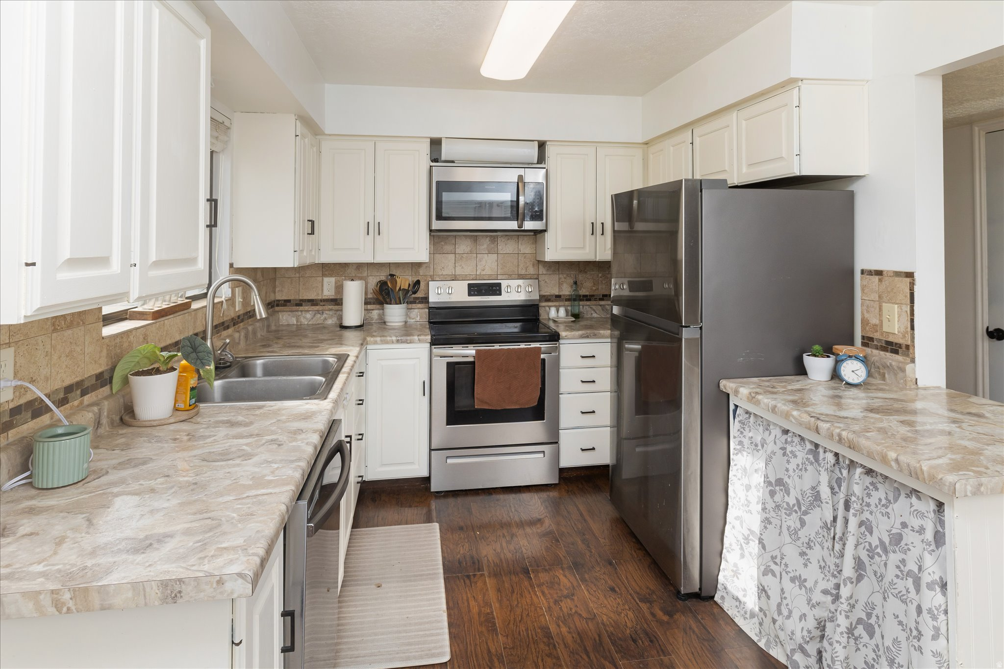 ARCHIBALD ESTATES - Residential