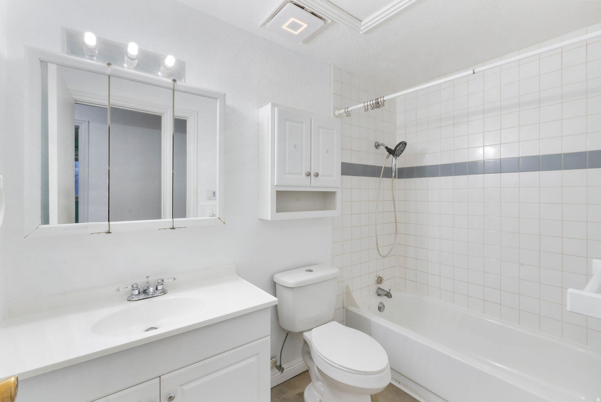 LAKEWOOD VILLAGE - Residential