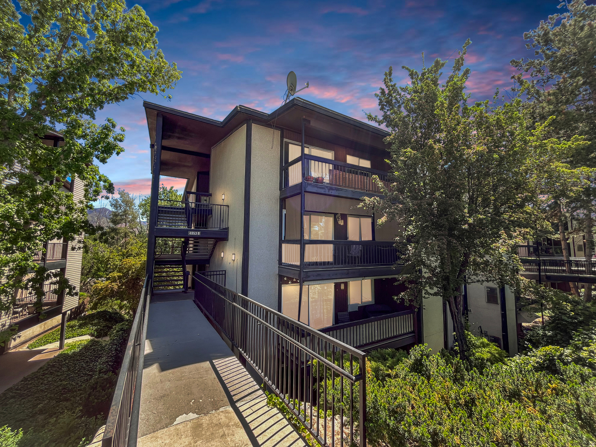 THREE FOUNTAINS - Residential
