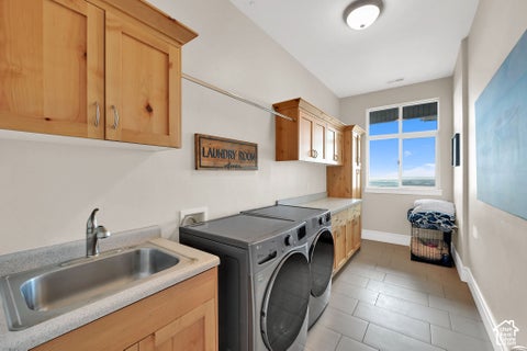 Tiny photo for 251 PARKWAY CIR, North Salt Lake, UT 84054 (MLS # 2190089)