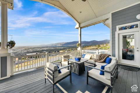Tiny photo for 251 PARKWAY CIR, North Salt Lake, UT 84054 (MLS # 2190089)