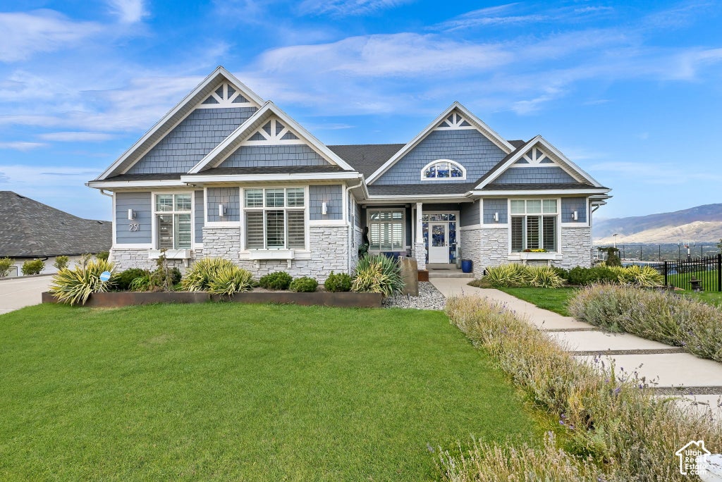 Photo of 251 PARKWAY CIR, North Salt Lake, UT 84054 (MLS # 2190089)