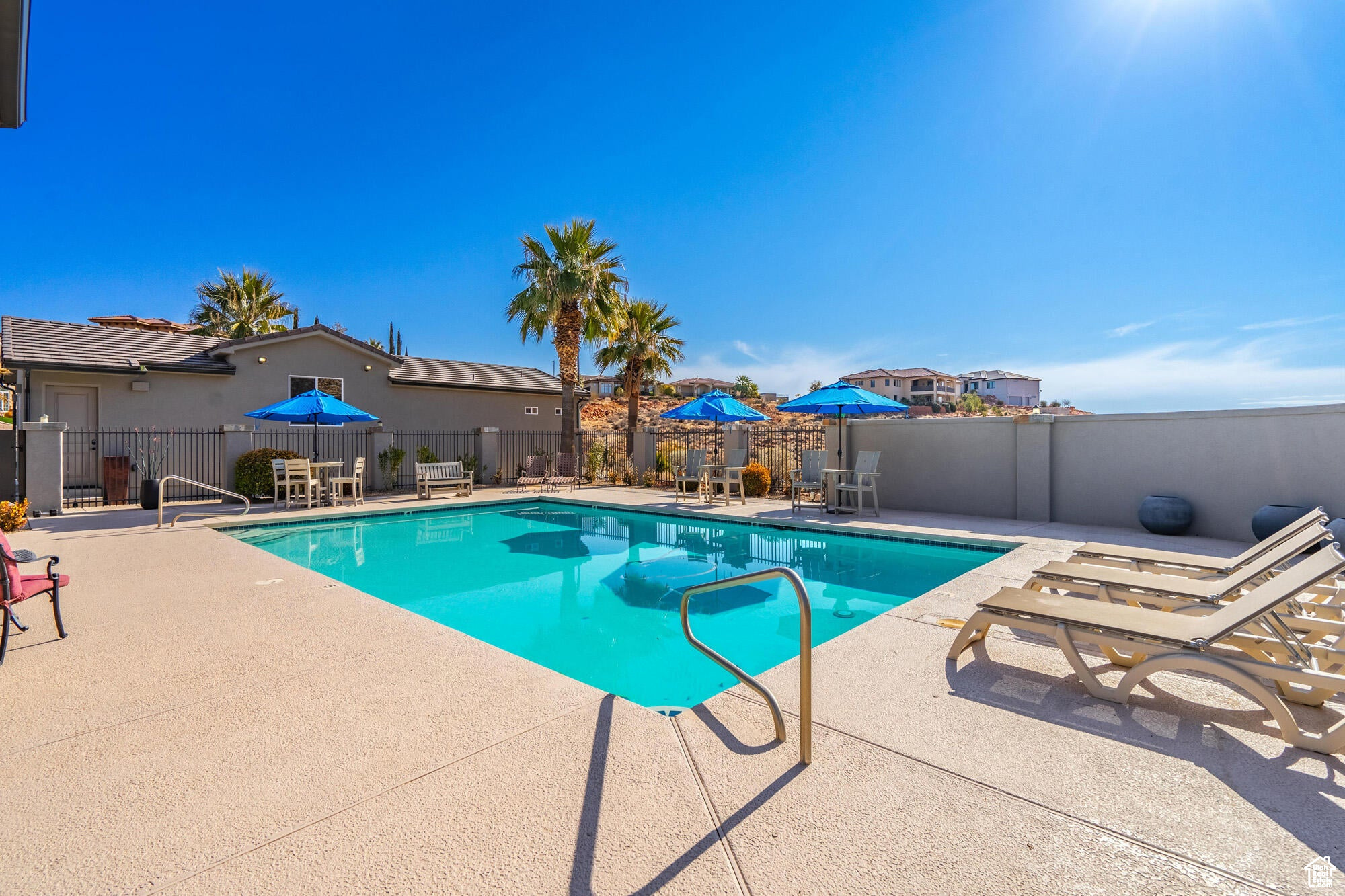 LIONS HEAD HILLTOP EST GR SPRING COVE - Residential