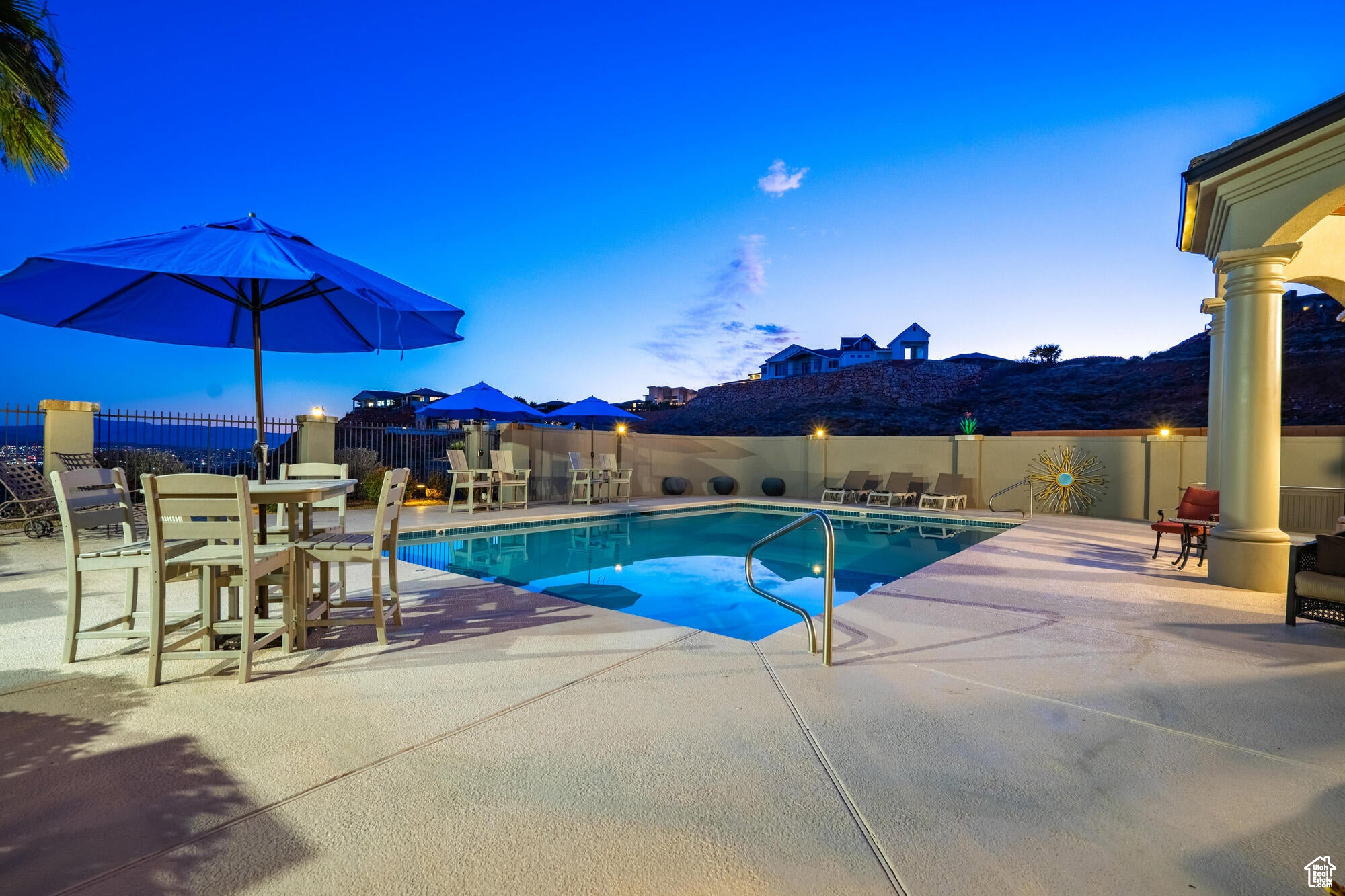 LIONS HEAD HILLTOP EST GR SPRING COVE - Residential