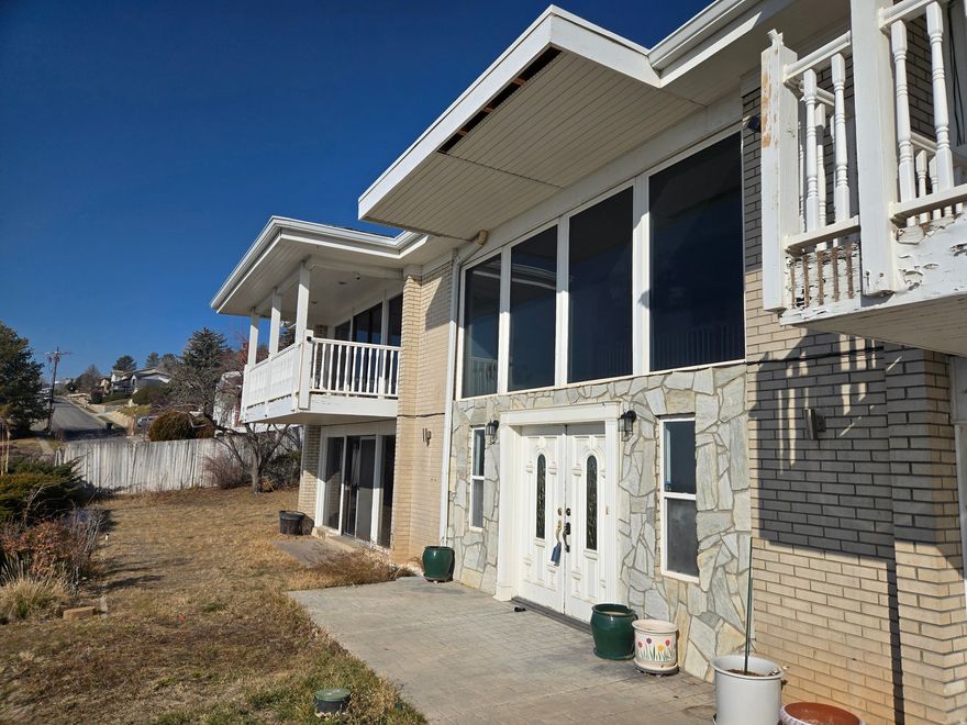 ***GRAND OPEN HOUSE SATURDAY, JANUARY 17TH 11AM-1PM & 3PM-5PM***Investor special in a great location with amazing views! This spacious home offers 5 bedrooms and 4 bathrooms, providing incredible potential for renovation or customization. Recent updates include a *new roof, *newer A/C units and furnaces, *tankless water heater, *washer and dryer and *dishwasher. This is a fantastic opportunity to make this property your dream home or investment. Don't miss out on this great opportunity!  Buyer to verify all.