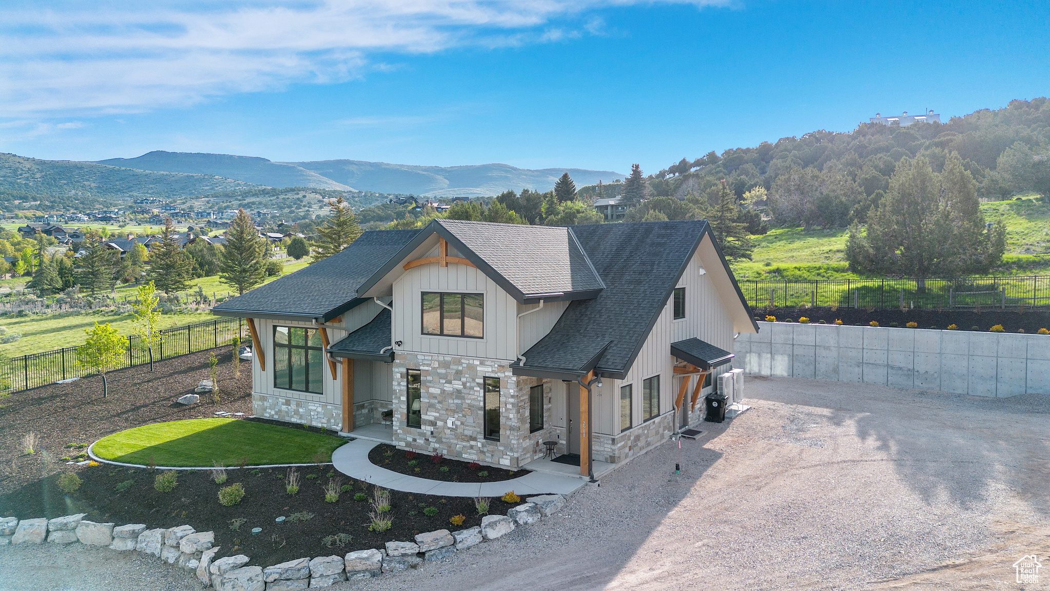 VIEWS AT LINDSAY HILL - Residential