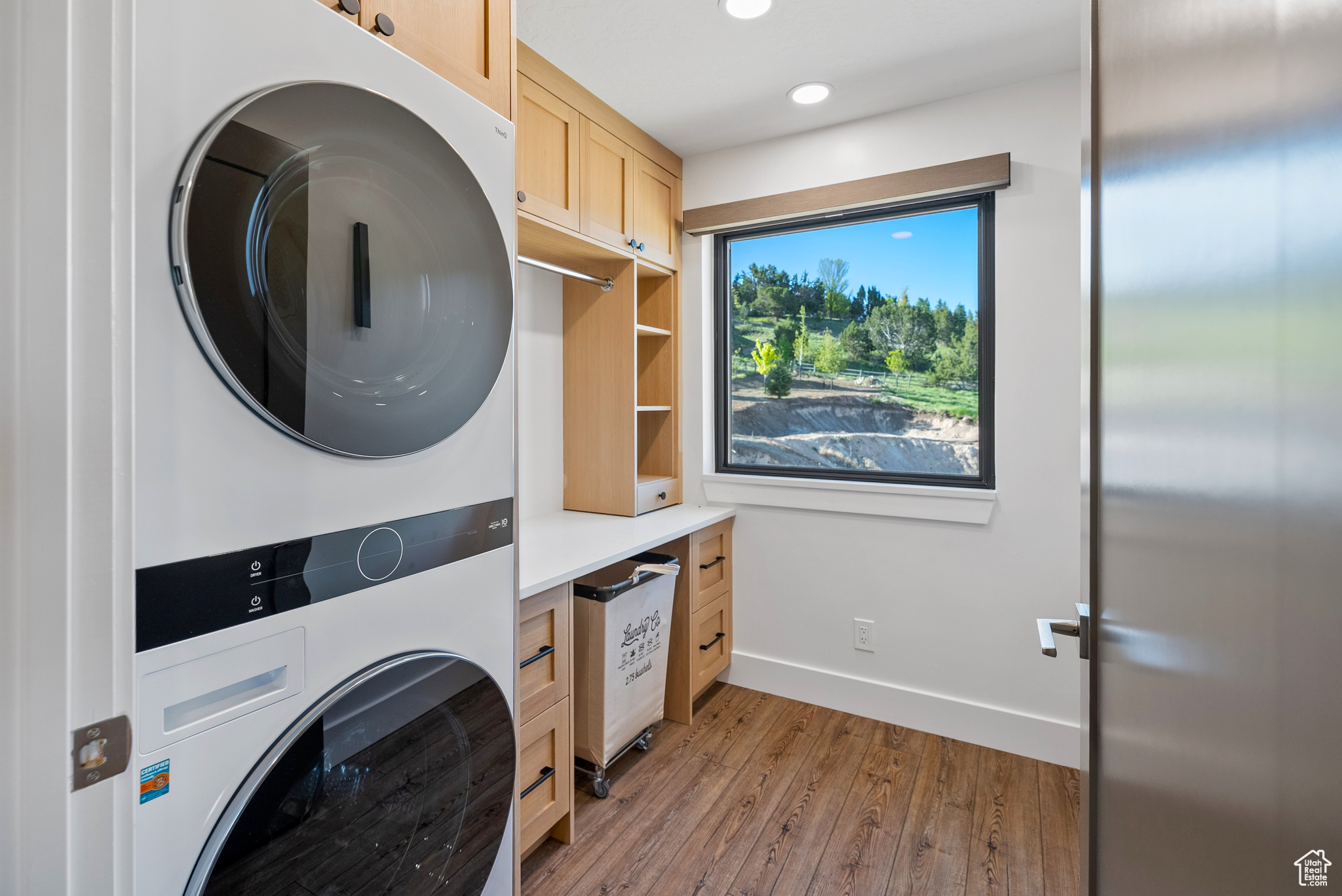 VIEWS AT LINDSAY HILL - Residential